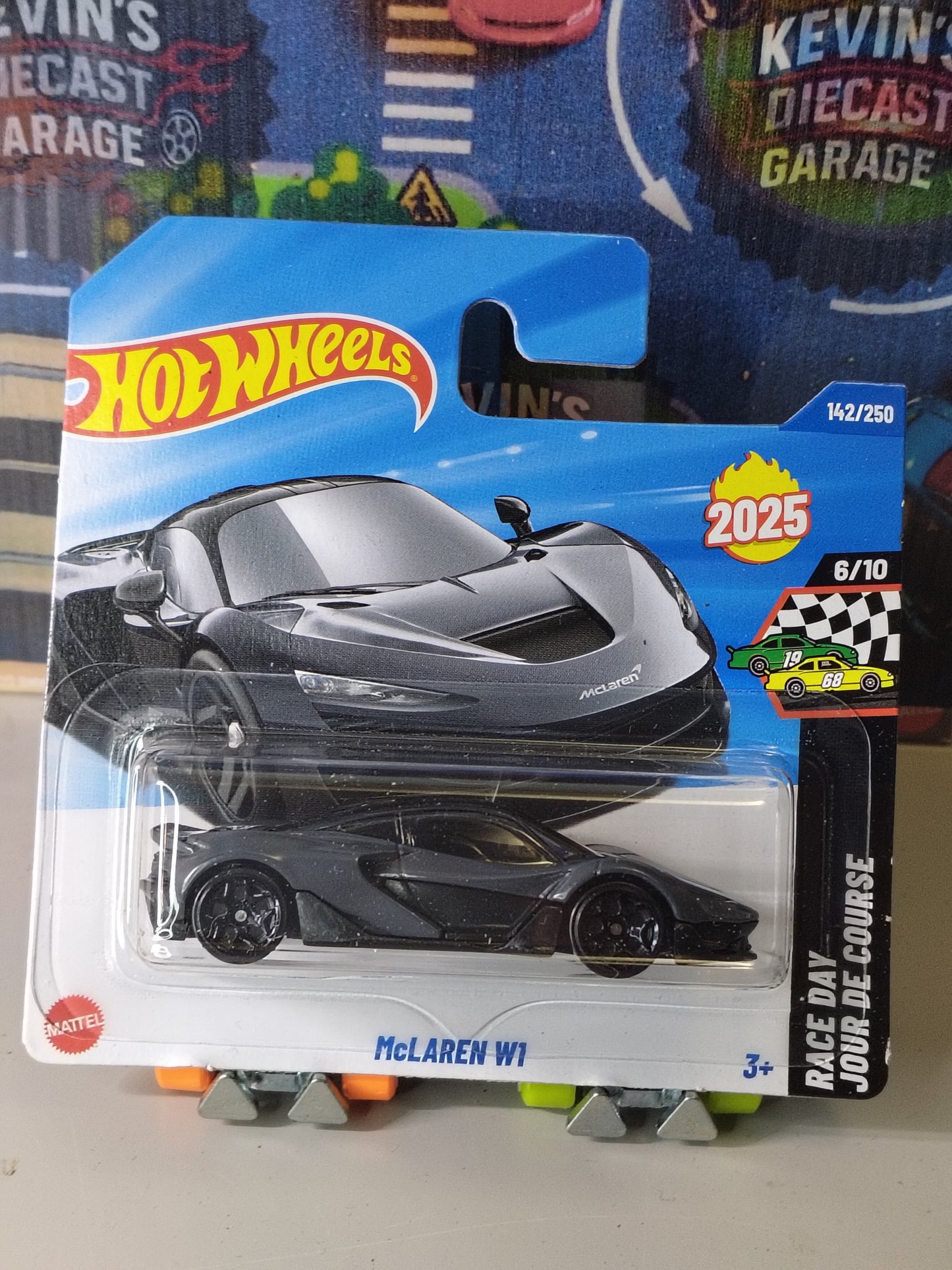McLAREN W1 NR142/250 2025
