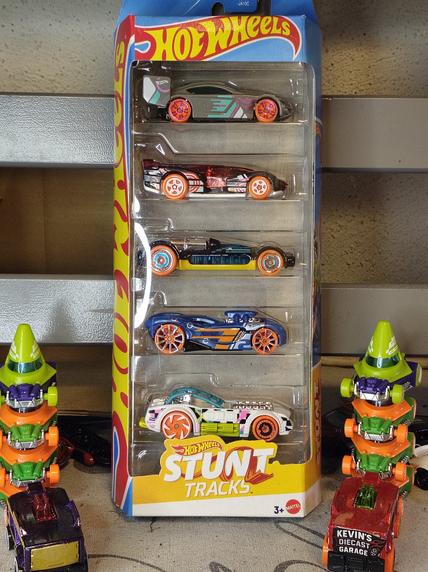 STUNT TRACKS™ 5-PACK 2026