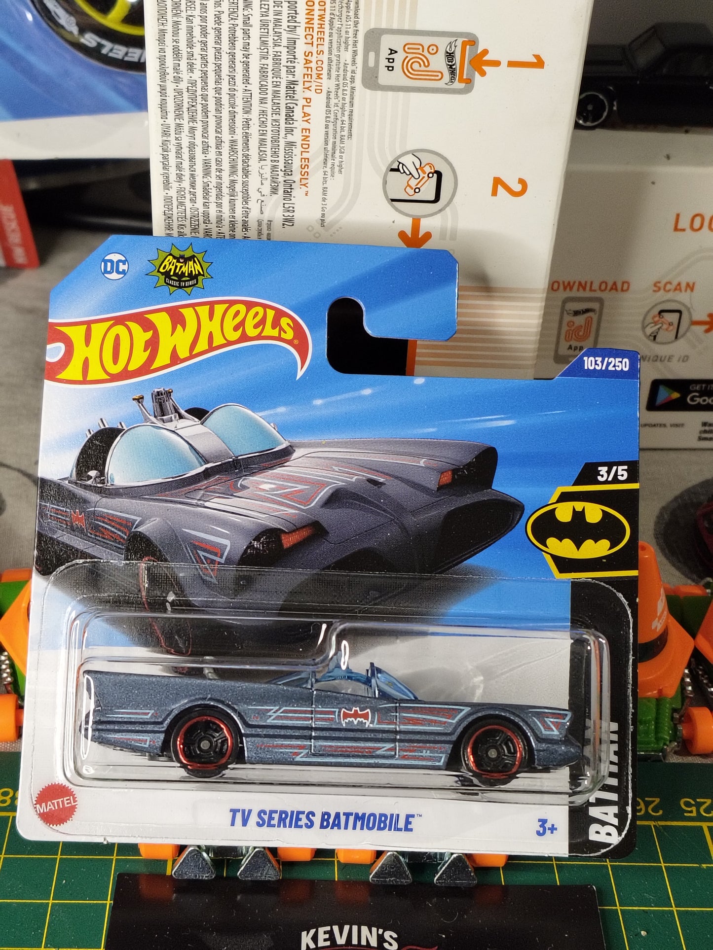 TV SERIES BATMOBILE™ NR103/250 2025