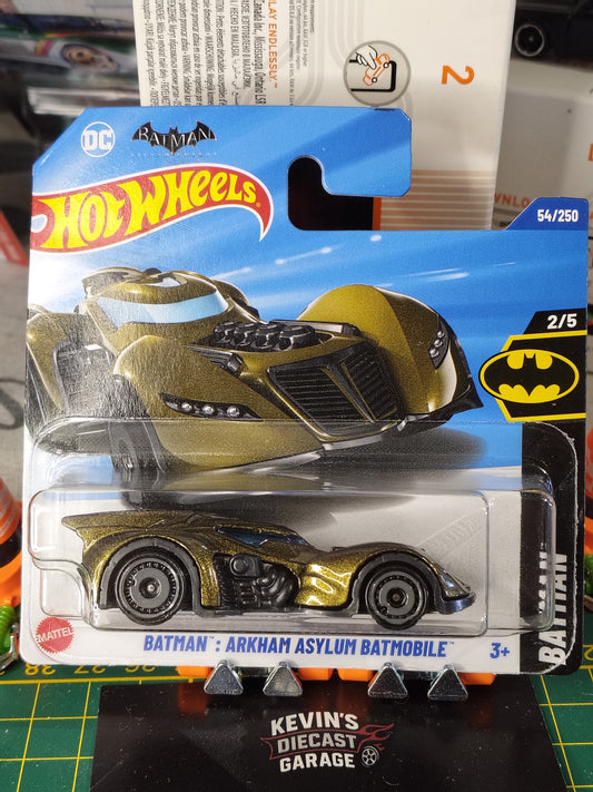 BATMAN™ : ARKHAM ASYLUM BATMOBILE™ NR54/250 2025