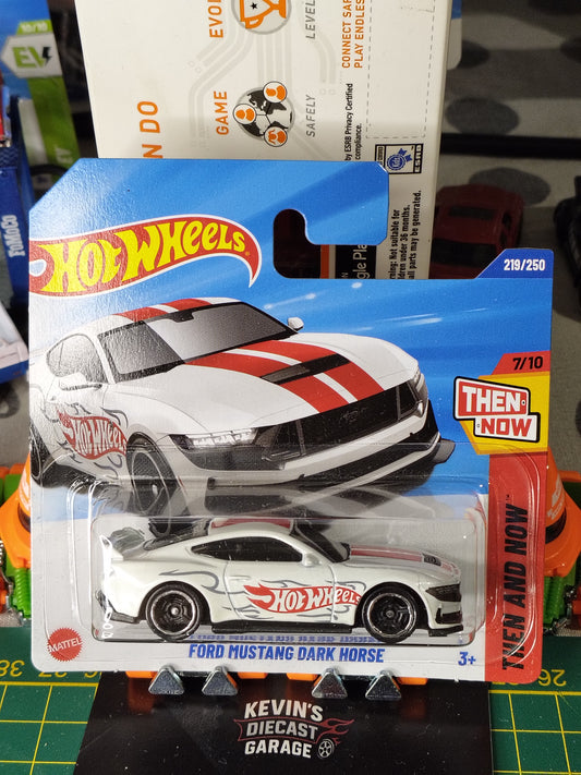 FORD MUSTANG DARK HORSE NR219/250 2025